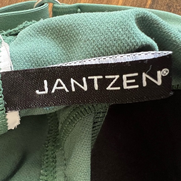 Jantzen women’s Green one-piece Swimsuit, size medium, see pics, elegant, EUC - Picture 3 of 6
